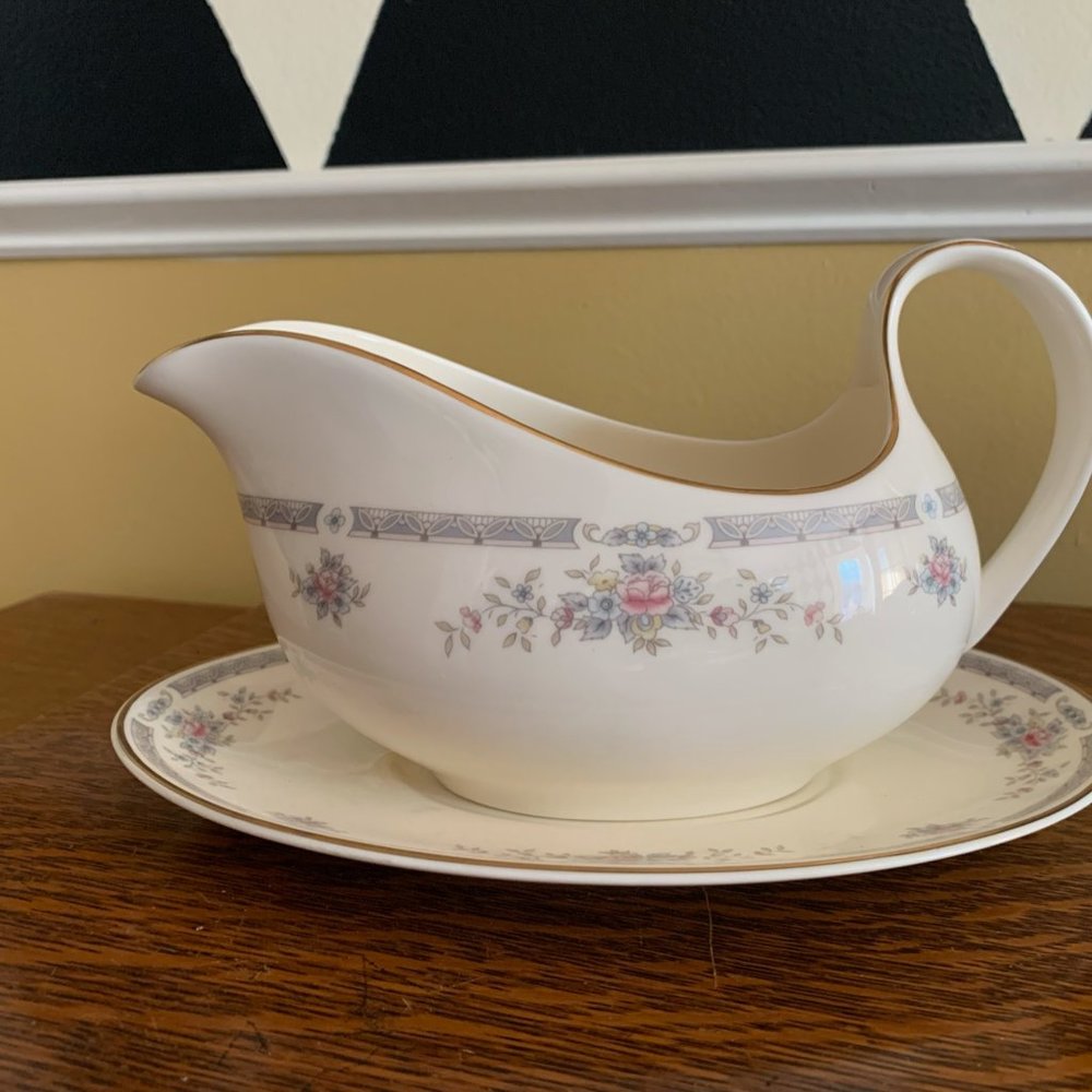 Royal Dalton "Rebecca" China - Picture 3 of 4